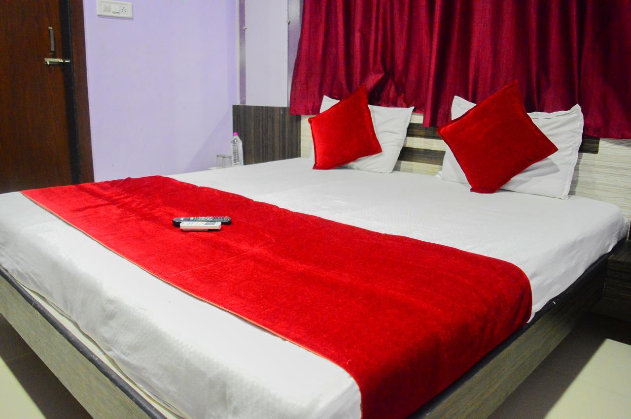 Hotel Royal Palace - 150 Meters From Mahakal Temple Ujjain Exterior foto